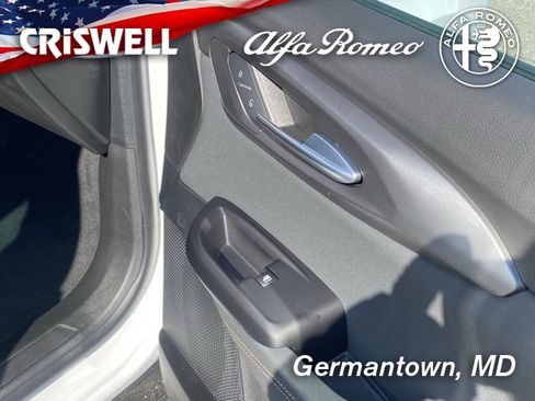 New 2025 Alfa Romeo Tonale image 35