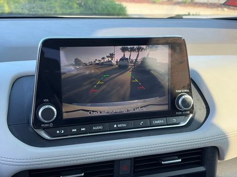 Certified 2023 Nissan Rogue SV FWD image 22