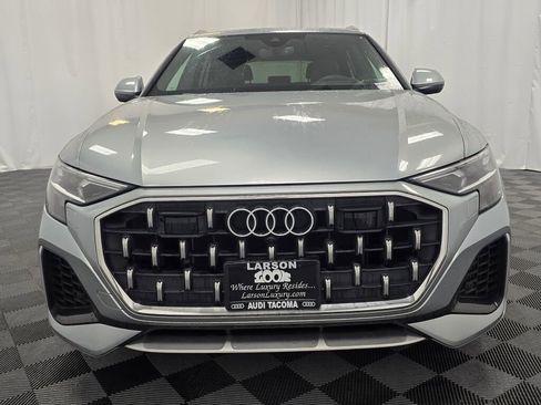 Used 2024 Audi Q8 Prestige w/ Prestige Package image 9