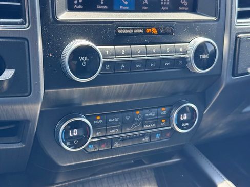 Used 2019 Ford Expedition Platinum AWD/4WD image 17