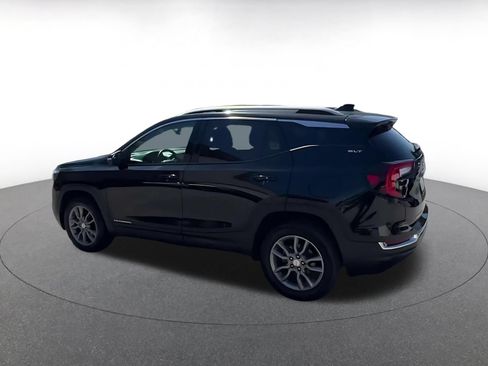 Used 2024 GMC Terrain SLT AWD/4WD image 8