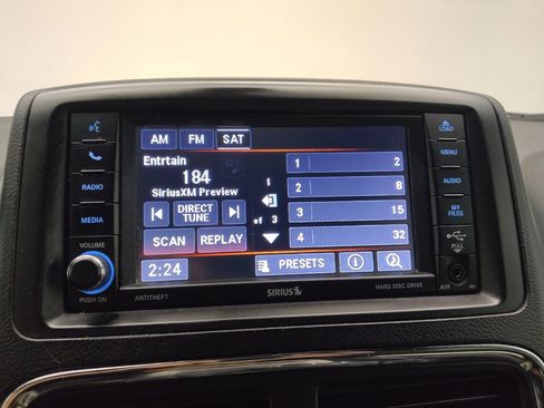 Used 2019 Dodge Grand Caravan SXT FWD image 25
