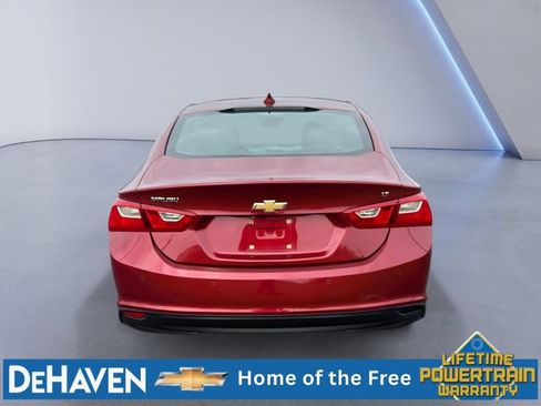 Used 2018 Chevrolet Malibu LT w/ Driver Confidence Package FWD image 5