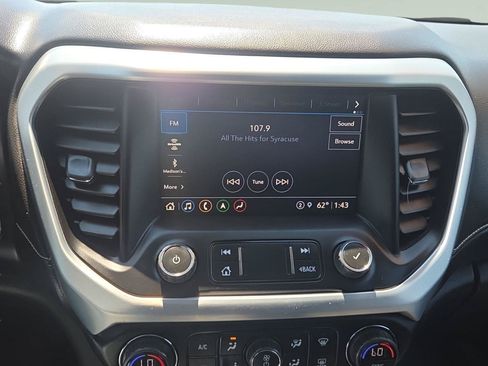 Used 2023 GMC Acadia SLT FWD image 15