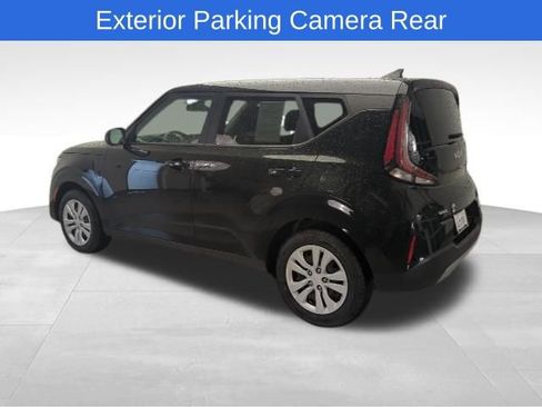 Used 2023 Kia Soul LX image 4