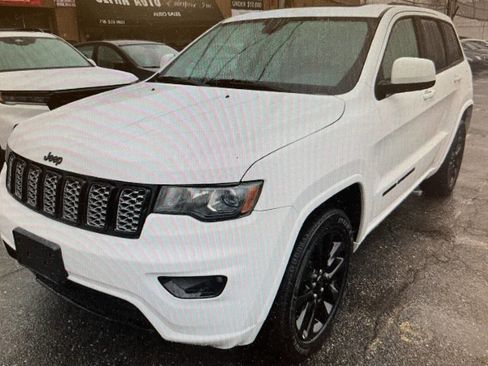 Used 2018 Jeep Grand Cherokee Altitude image 1