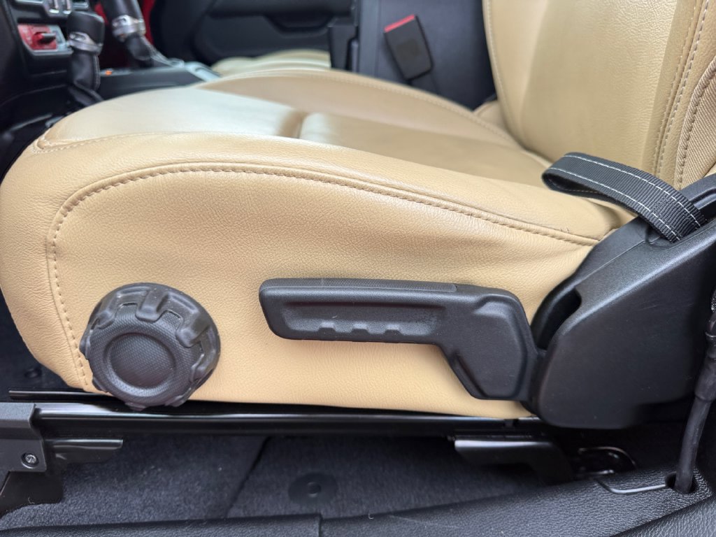 Used 2019 Jeep Wrangler Rubicon w/ Safety Group AWD/4WD image 10