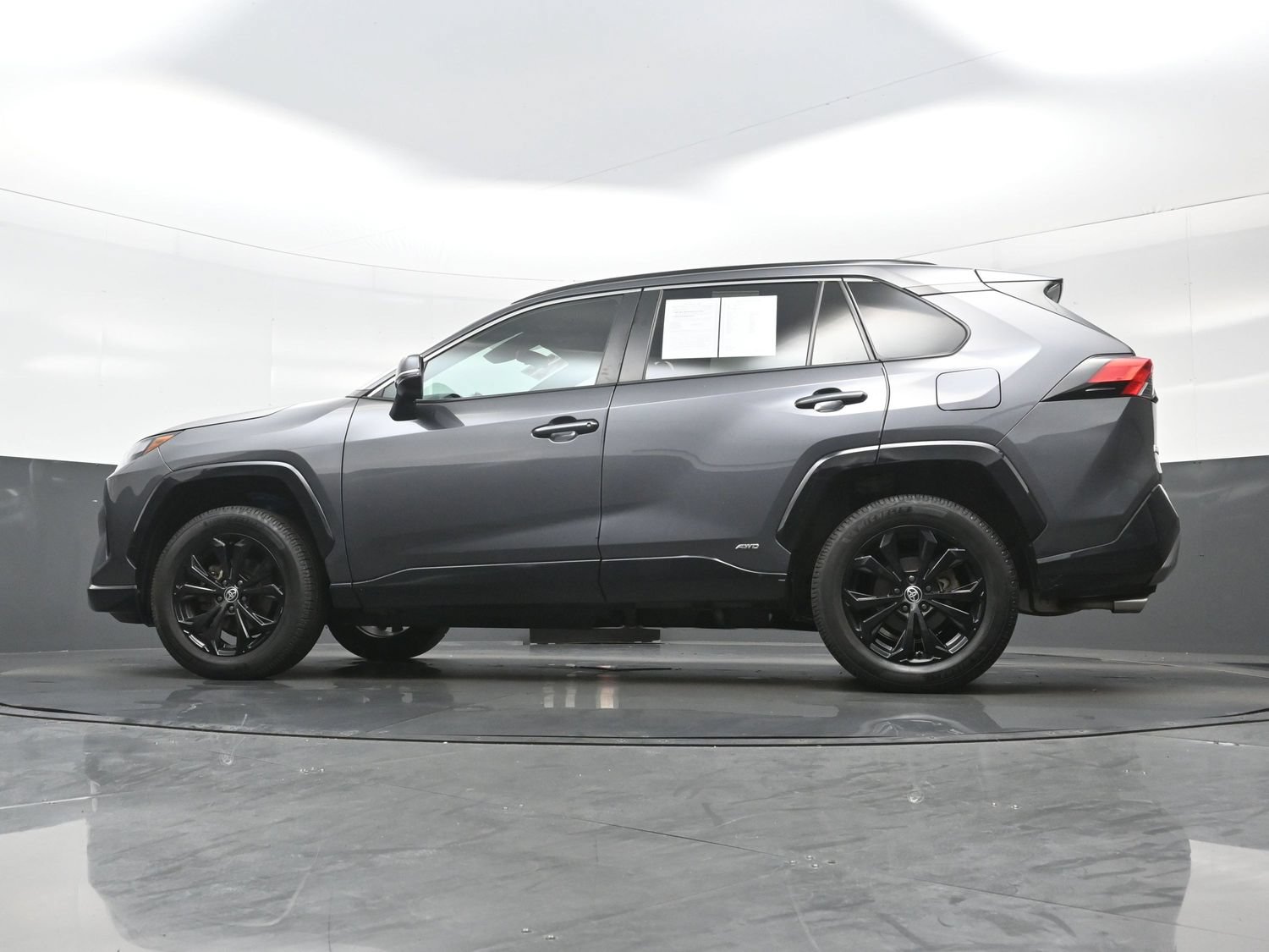 Used 2022 Toyota RAV4 SE w/ Convenience Package AWD/4WD image 30