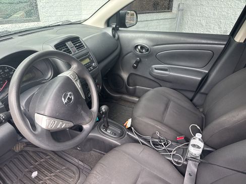 Used 2015 Nissan Versa S Plus FWD image 8