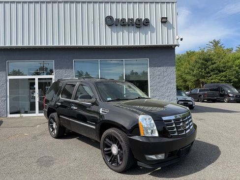 Used 2010 Cadillac Escalade Premium AWD/4WD image 7