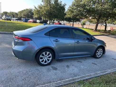 Used 2022 Toyota Corolla LE FWD image 6