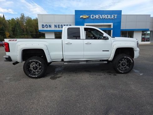 Used 2018 GMC Sierra 1500 SLE image 24