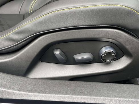 Used 2023 Chevrolet Corvette Stingray Premium Conv w/ Z51 Performance Package image 32