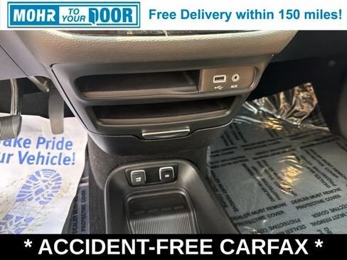 Used 2019 Chrysler Pacifica Limited w/ Advanced Safetytec Group FWD image 26