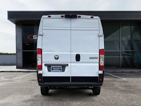Used 2025 RAM ProMaster 2500 w/ Convenience Group FWD image 4