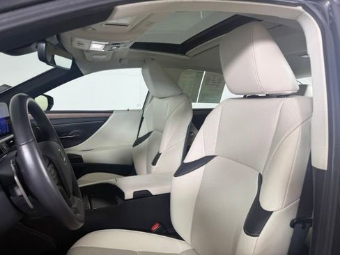 Certified 2025 Lexus ES 300h w/ Premium Package FWD image 5