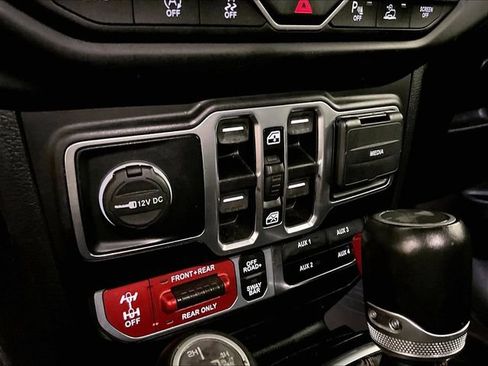 Used 2021 Jeep Wrangler Unlimited Rubicon AWD/4WD image 31