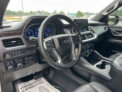 Used 2024 Chevrolet Tahoe Z71 w/ Luxury Package AWD/4WD image 12