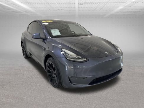 Used 2022 Tesla Model Y Long Range image 4