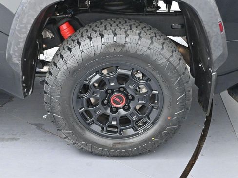 Used 2025 Toyota Tundra TRD Pro AWD/4WD image 32