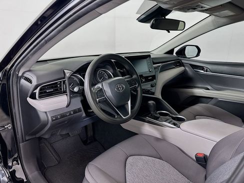 Used 2021 Toyota Camry LE image 9