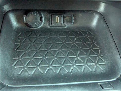 Used 2022 Toyota RAV4 XLE image 23