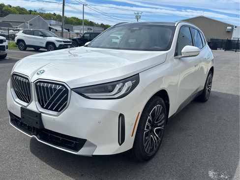 Used 2025 BMW X3 xDrive30 w/ Convenience Package AWD/4WD image 4
