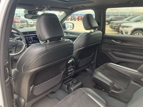 Certified 2023 Jeep Grand Cherokee L Laredo AWD/4WD image 23