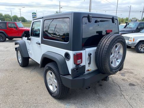 Used 2012 Jeep Wrangler Sport AWD/4WD image 5