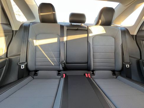 Used 2025 Volkswagen Jetta SE image 40