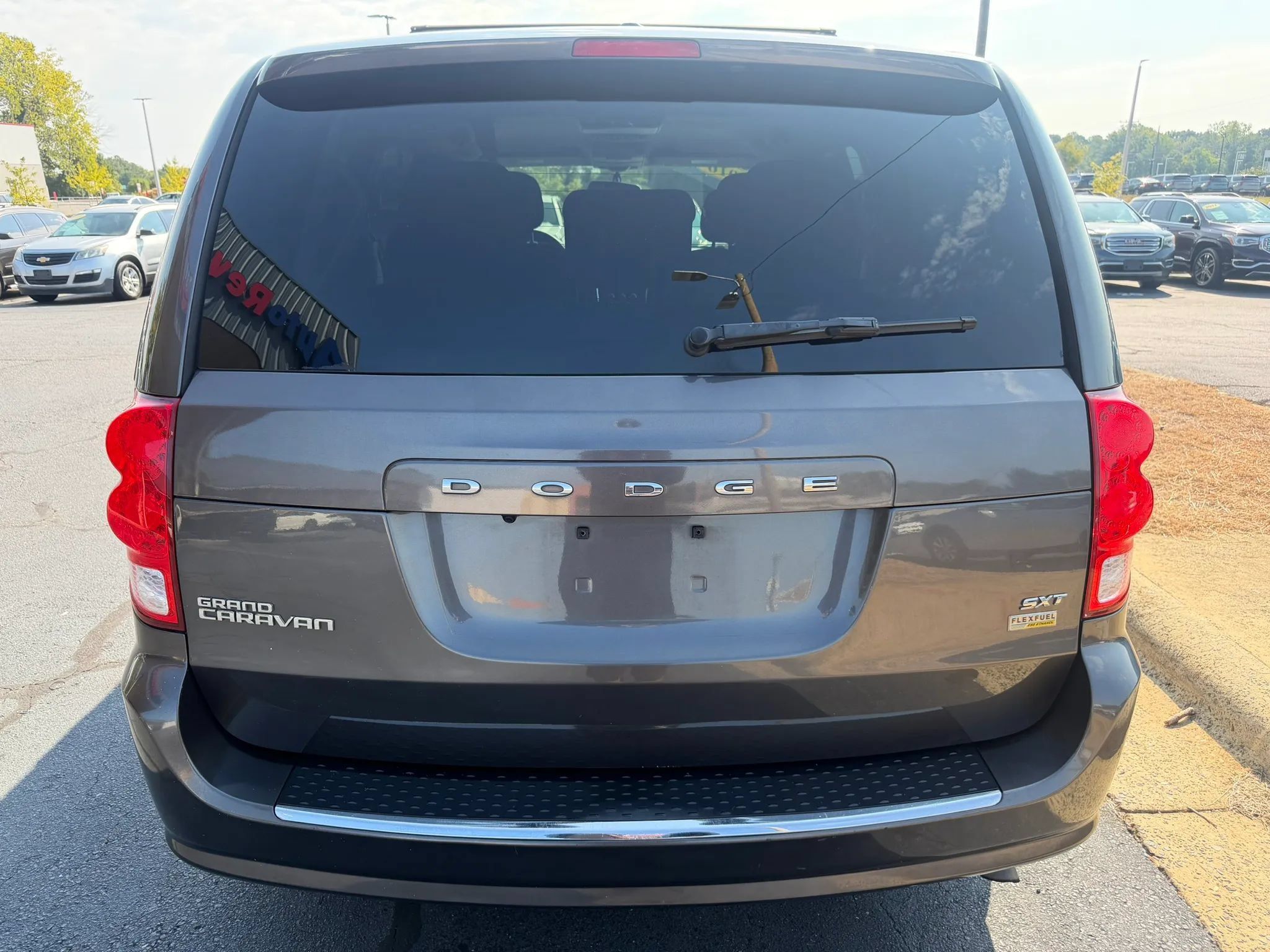 Used 2016 Dodge Grand Caravan SXT FWD image 6
