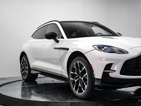 Used 2023 Aston Martin DBX 707 image 19