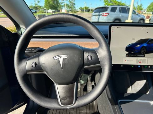 Used 2024 Tesla Model Y Long Range AWD/4WD image 20