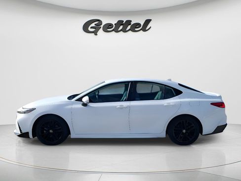 Used 2025 Toyota Camry SE w/ Convenience Package FWD image 8