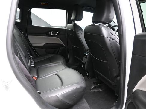 Used 2025 Jeep Compass Limited AWD/4WD image 21