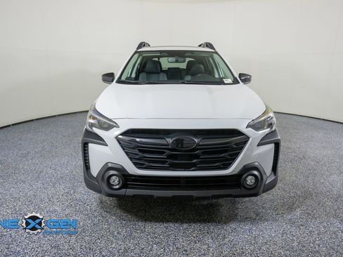 Used 2025 Subaru Outback Onyx Edition XT w/ Popular Package #2 AWD/4WD image 2