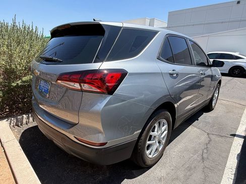 Used 2024 Chevrolet Equinox LS w/ Driver Confidence II Package FWD image 4