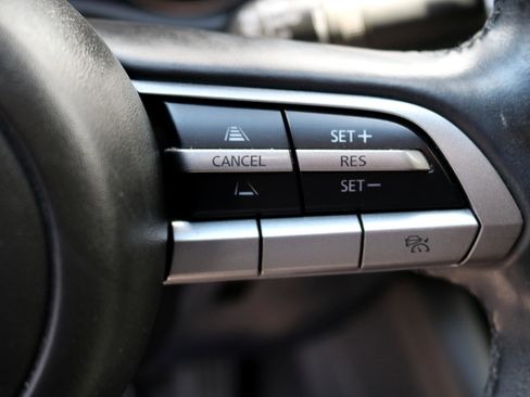 Used 2021 MAZDA MAZDA3 s image 19