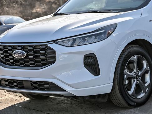 Used 2023 Ford Escape ST-Line w/ Tech Pack #1 image 2