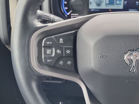 Used 2023 Ford Bronco Wildtrak image 18