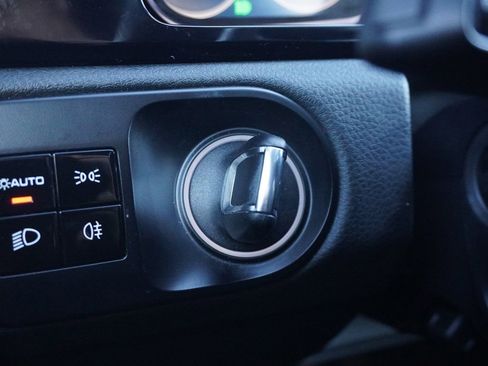 Used 2019 Porsche Cayenne E-Hybrid image 46