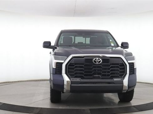 Used 2022 Toyota Tundra SR5 AWD/4WD image 12