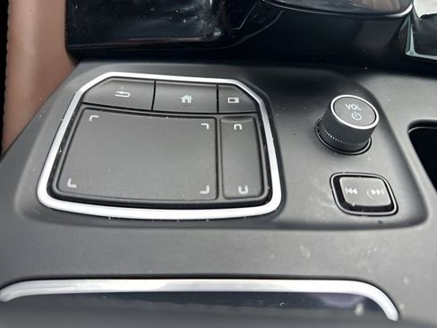 Used 2023 Acura MDX SH-AWD w/ Advance Package image 29