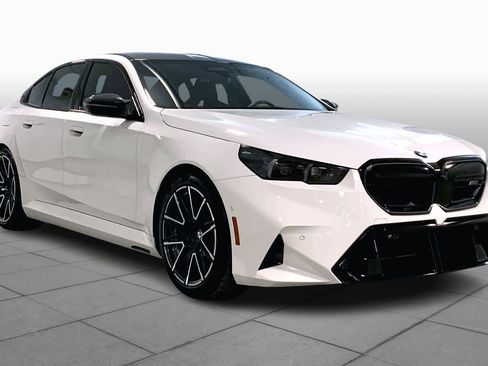Used 2026 BMW M5 w/ Carbon Package image 4