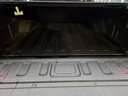 Used 2025 Jeep Gladiator Sport AWD/4WD image 6