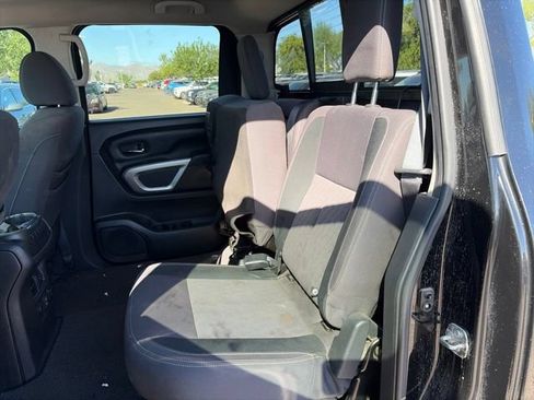Used 2021 Nissan Titan SV w/ SV Convenience Package RWD image 3