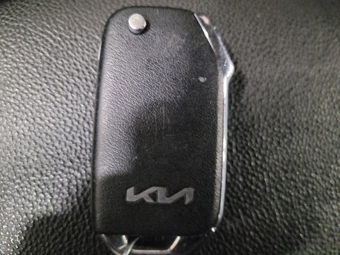 Used 2022 Kia Forte LXS FWD image 32
