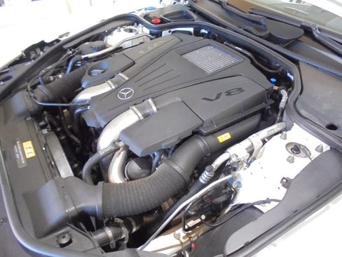 Used 2017 Mercedes-Benz SL 550 image 40