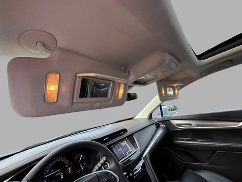 Used 2017 Cadillac XT5 Luxury w/ Driver Awareness Package AWD/4WD image 36