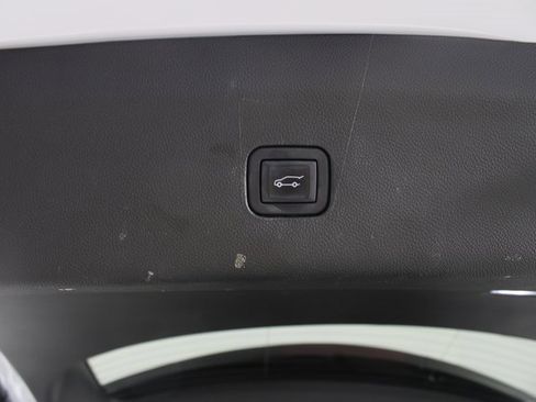 Used 2022 Buick Enclave Avenir w/ Avenir Technology Package image 25